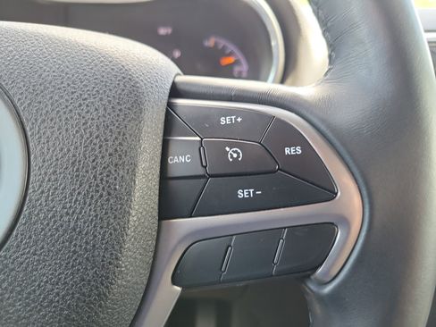Used 2018 Jeep Grand Cherokee Laredo AWD/4WD image 20