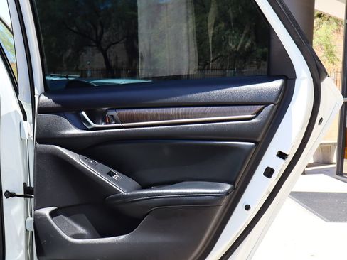 Used 2018 Honda Accord Touring image 26