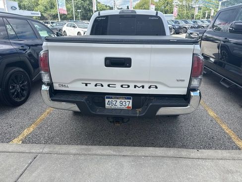 Used 2023 Toyota Tacoma TRD Off-Road AWD/4WD image 4