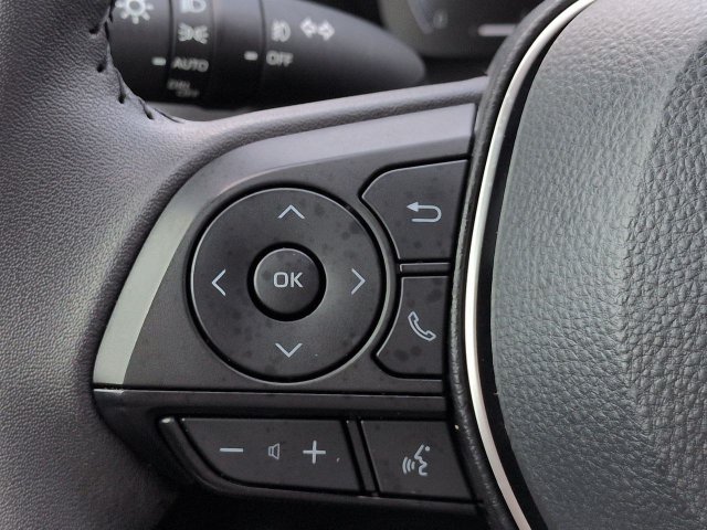 Used 2025 Toyota RAV4 Limited FWD image 25