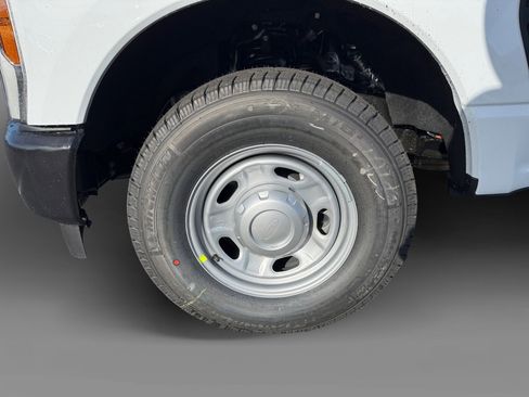 New 2026 Ford F250 XL w/ 360-Degree Camera Package image 9