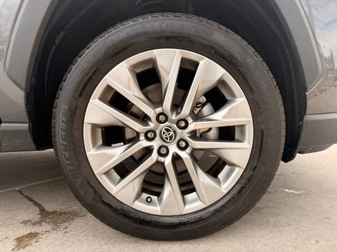 Used 2023 Toyota RAV4 XLE Premium AWD/4WD image 29