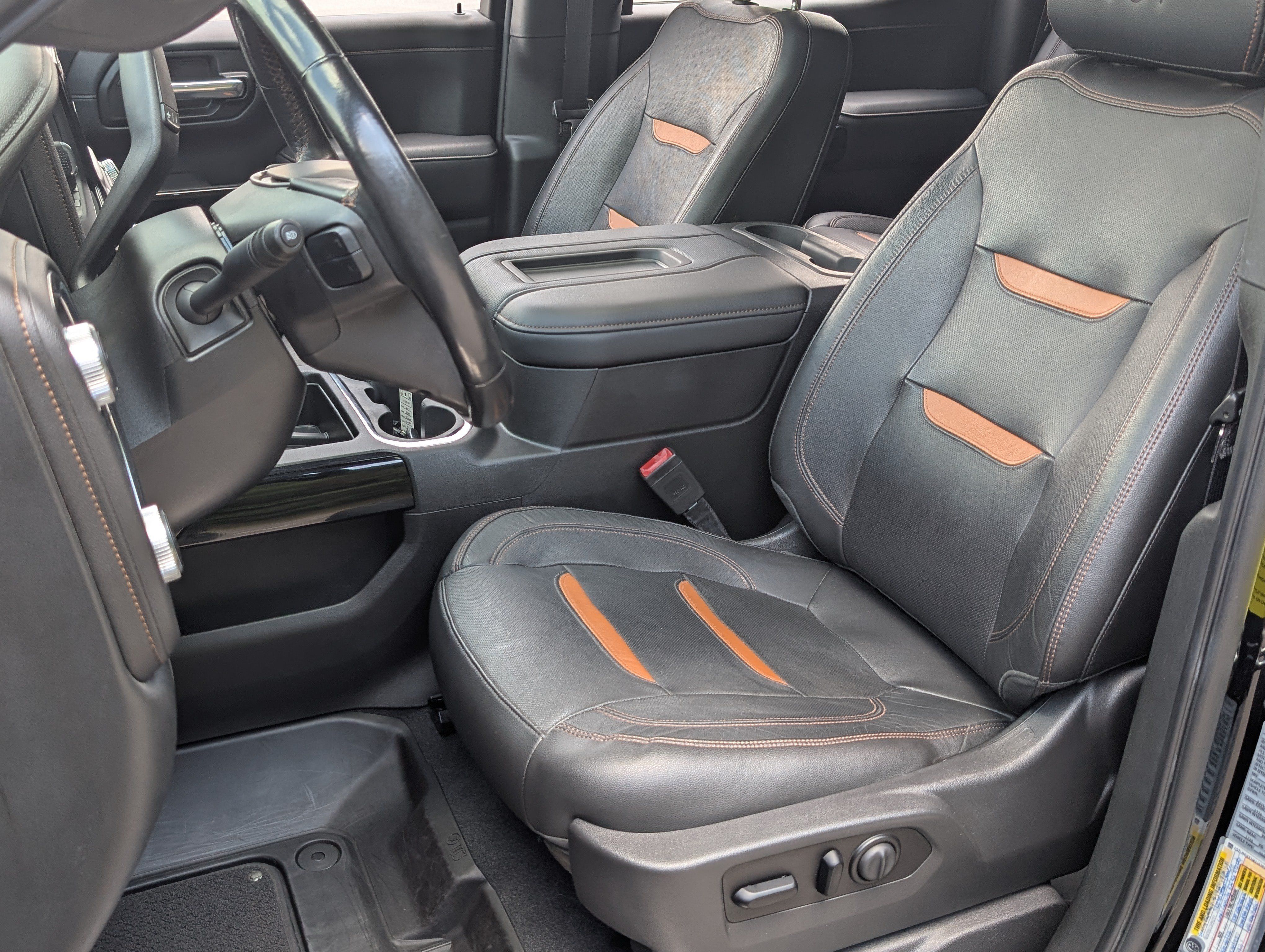Used 2021 GMC Sierra 1500 AT4 w/ AT4 Premium Package AWD/4WD image 17