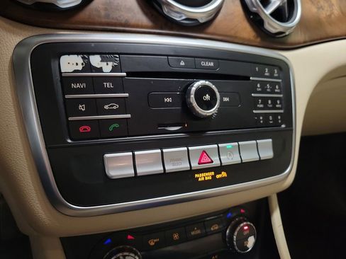 Used 2020 Mercedes-Benz GLA 250 w/ Convenience Package image 16