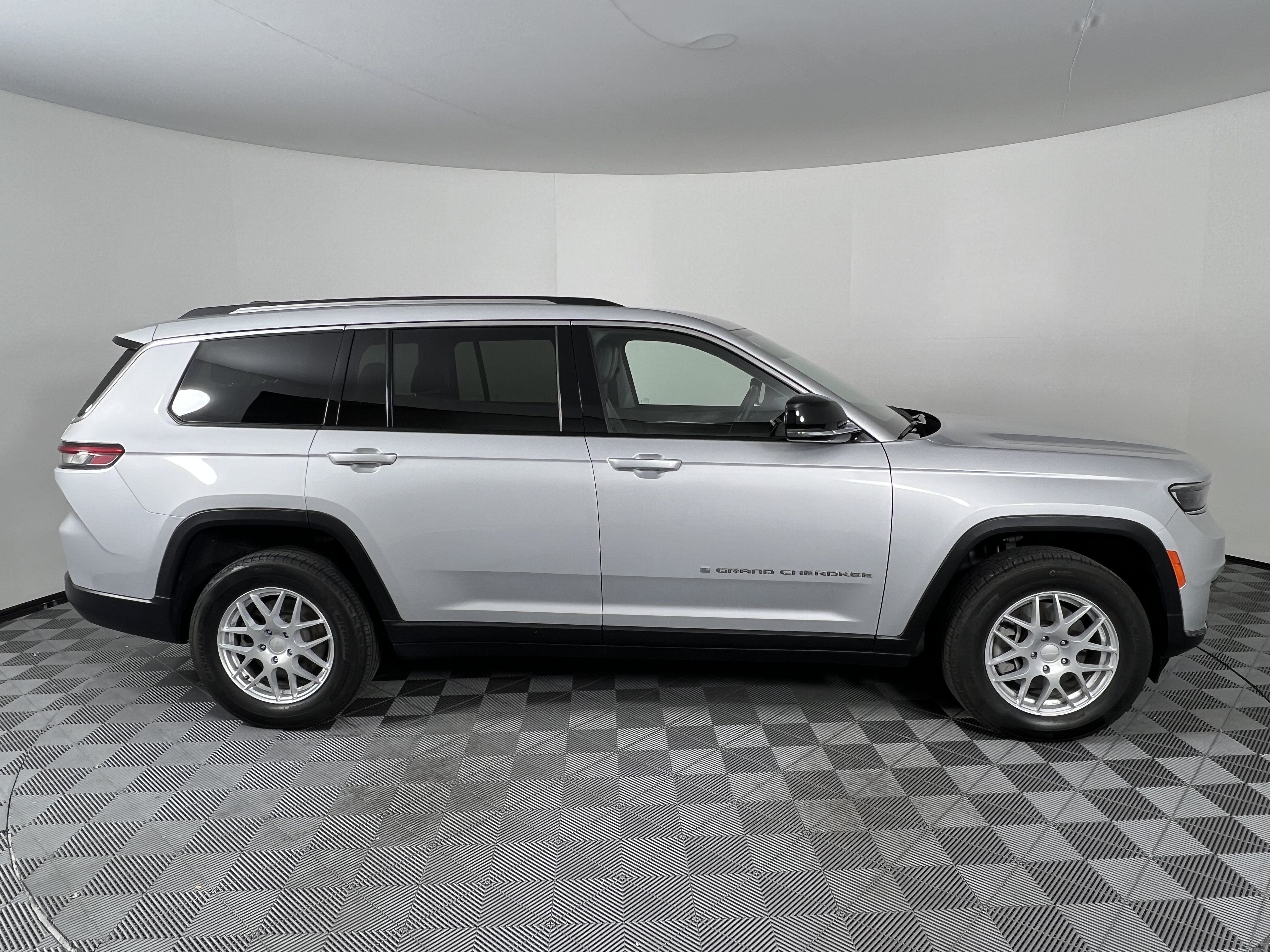 Used 2021 Jeep Grand Cherokee L Limited AWD/4WD image 14