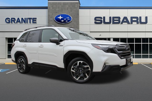 Used 2025 Subaru Forester Premium AWD/4WD image 4