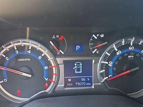 Used 2019 Toyota 4Runner TRD Off-Road Premium AWD/4WD image 15