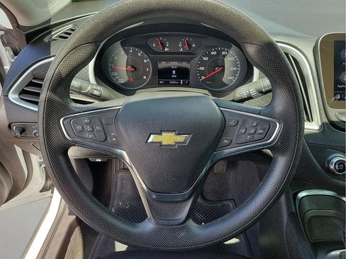Used 2024 Chevrolet Malibu LT FWD image 16