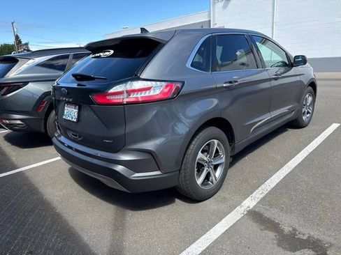 Certified 2022 Ford Edge SEL w/ Convenience Package AWD/4WD image 3
