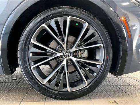 Used 2024 Toyota Prius XLE image 33