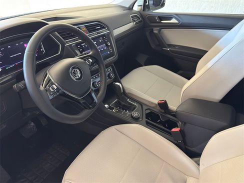 Used 2020 Volkswagen Tiguan SEL image 9