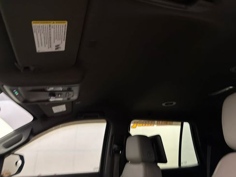 Used 2021 Chevrolet Tahoe Z71 w/ Rear Media and Nav Package AWD/4WD image 15