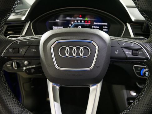 Used 2022 Audi SQ5 Prestige w/ Prestige Package image 25