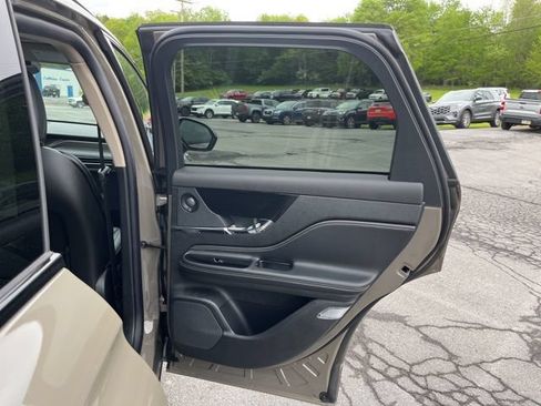 New 2025 Lincoln Corsair Reserve w/ Equipment Group 202A AWD/4WD image 38