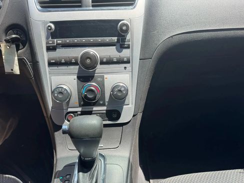 Used 2010 Chevrolet Malibu LT FWD image 21