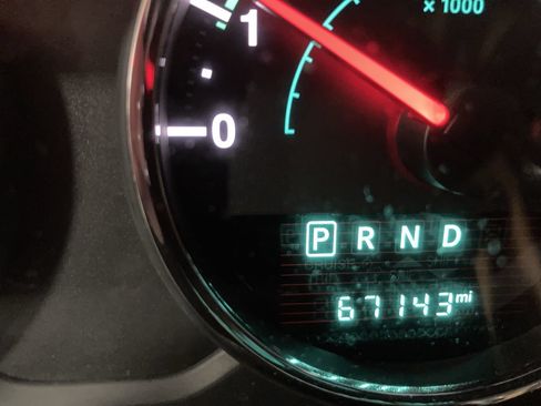 Used 2015 Jeep Wrangler Unlimited Sahara w/ Connectivity Group AWD/4WD image 11