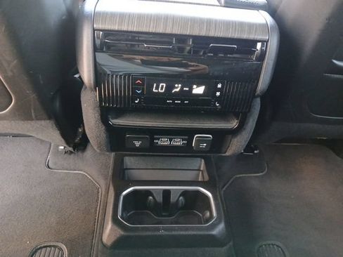 Used 2024 Jeep Wagoneer Series II AWD/4WD image 14