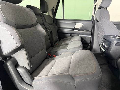 Used 2025 Ford Expedition Active AWD/4WD image 29