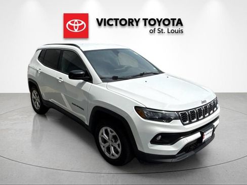 Used 2024 Jeep Compass Latitude AWD/4WD image 1