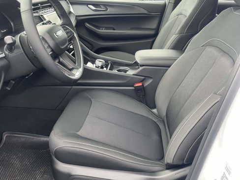 New 2025 Jeep Grand Cherokee L Laredo w/ Luxury Tech Group I image 10