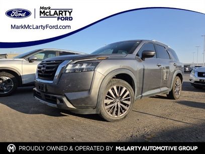 Used 2023 Nissan Pathfinder SL w/ SL Premium Package