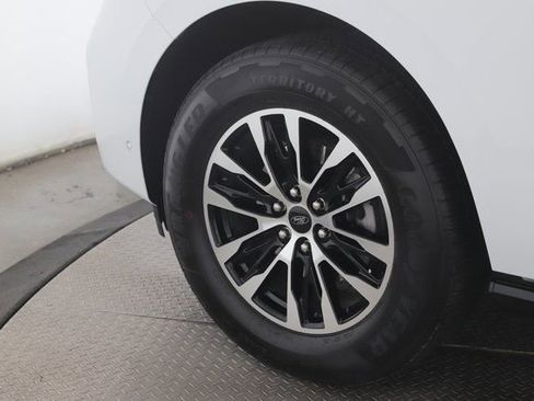 Used 2025 Ford Expedition Max Platinum image 13