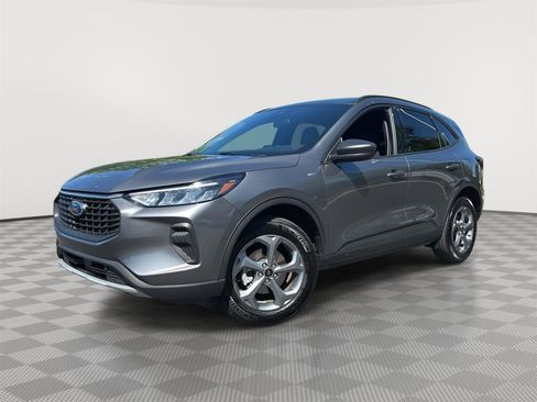 Used 2025 Ford Escape ST-Line AWD/4WD image 1