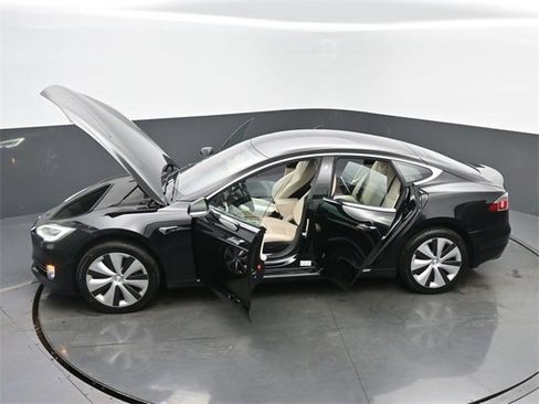 Used 2020 Tesla Model S Long Range Plus image 63