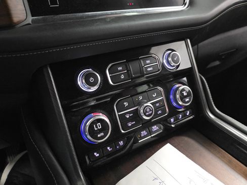 Used 2023 GMC Yukon XL Denali Ultimate image 18
