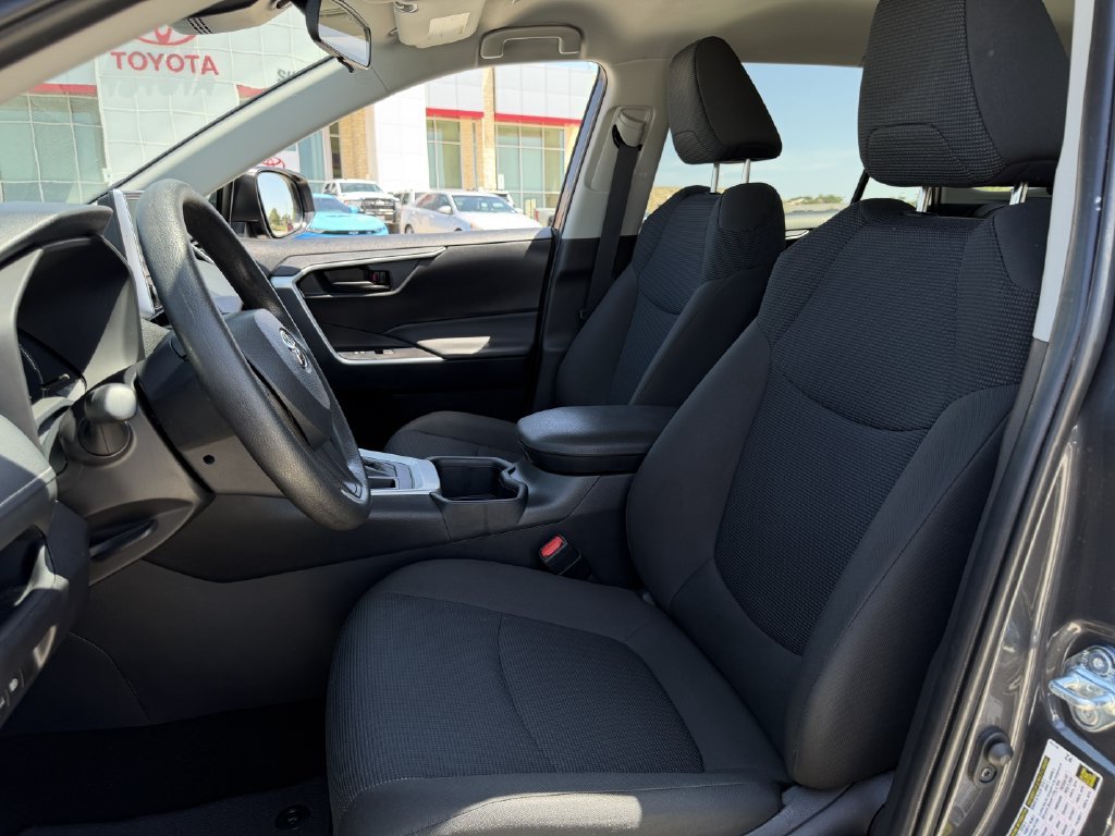 Used 2025 Toyota RAV4 LE FWD image 25