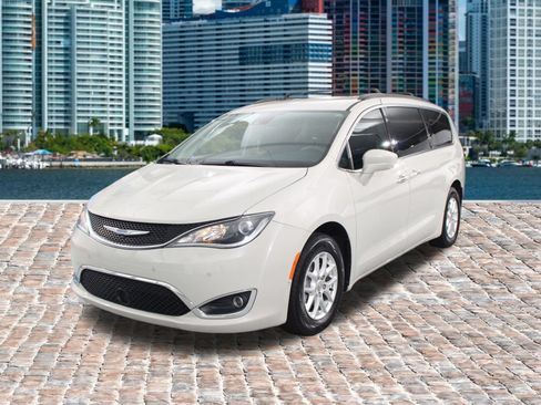 Used 2020 Chrysler Pacifica Touring w/ Advanced Safetytec Group FWD image 1