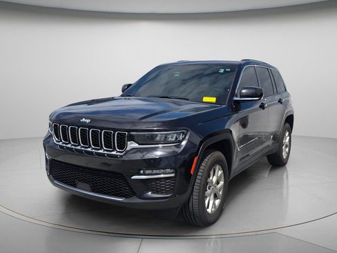 Used 2023 Jeep Grand Cherokee Limited image 4