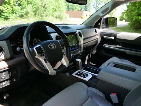 Used 2020 Toyota Tundra Limited w/ Limited Premium Package AWD/4WD image 2