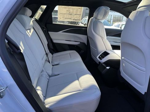 New 2026 Cadillac Lyriq Luxury image 11
