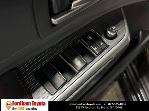 Used 2023 Toyota Sienna XSE AWD/4WD image 15