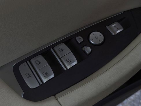 Certified 2025 BMW X4 xDrive30i AWD/4WD image 18