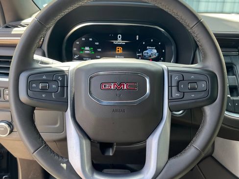Used 2024 GMC Yukon SLE RWD image 19