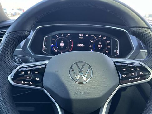 Certified 2022 Volkswagen Tiguan SEL R-Line image 23