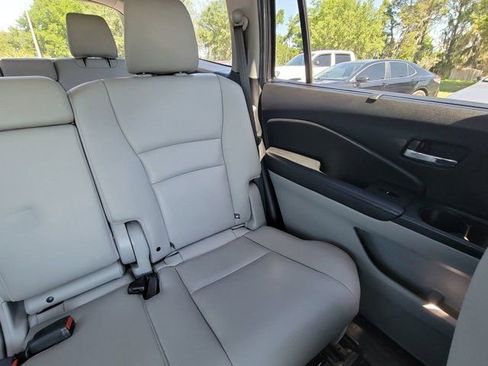 Used 2019 Honda Pilot Touring image 6