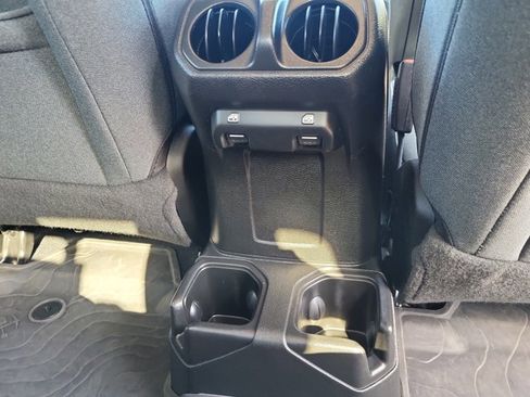 Certified 2024 Jeep Gladiator Sport image 17