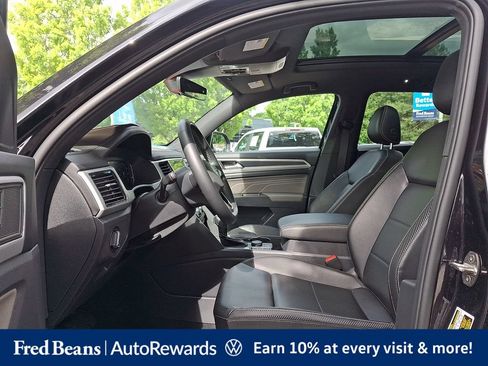 Certified 2022 Volkswagen Atlas Cross Sport SEL AWD/4WD image 18
