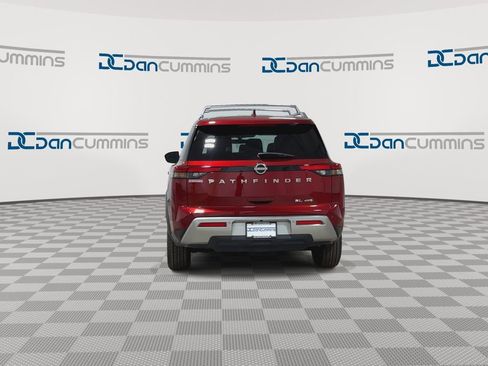 Used 2023 Nissan Pathfinder SL image 7