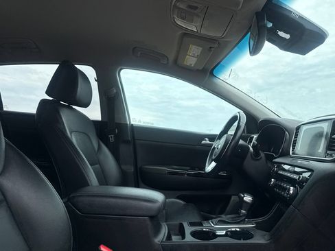Used 2020 Kia Sportage EX FWD image 27