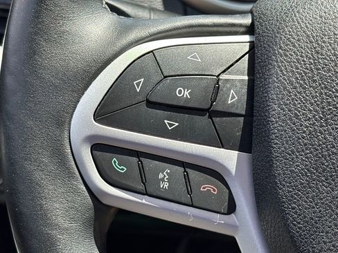 Used 2017 Jeep Cherokee Limited w/ Luxury Group AWD/4WD image 22