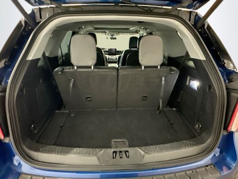 Used 2022 Ford Explorer XLT w/ Equipment Group 202A AWD/4WD image 31
