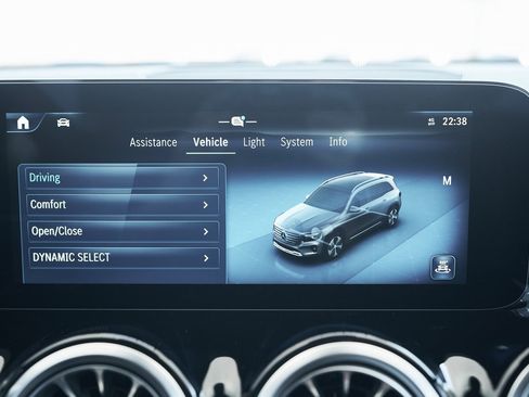 Used 2025 Mercedes-Benz GLB 250 GLB 250 w/ Exclusive Package image 54