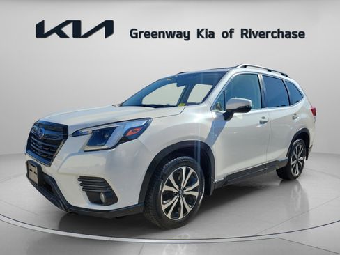 Used 2023 Subaru Forester Limited image 3