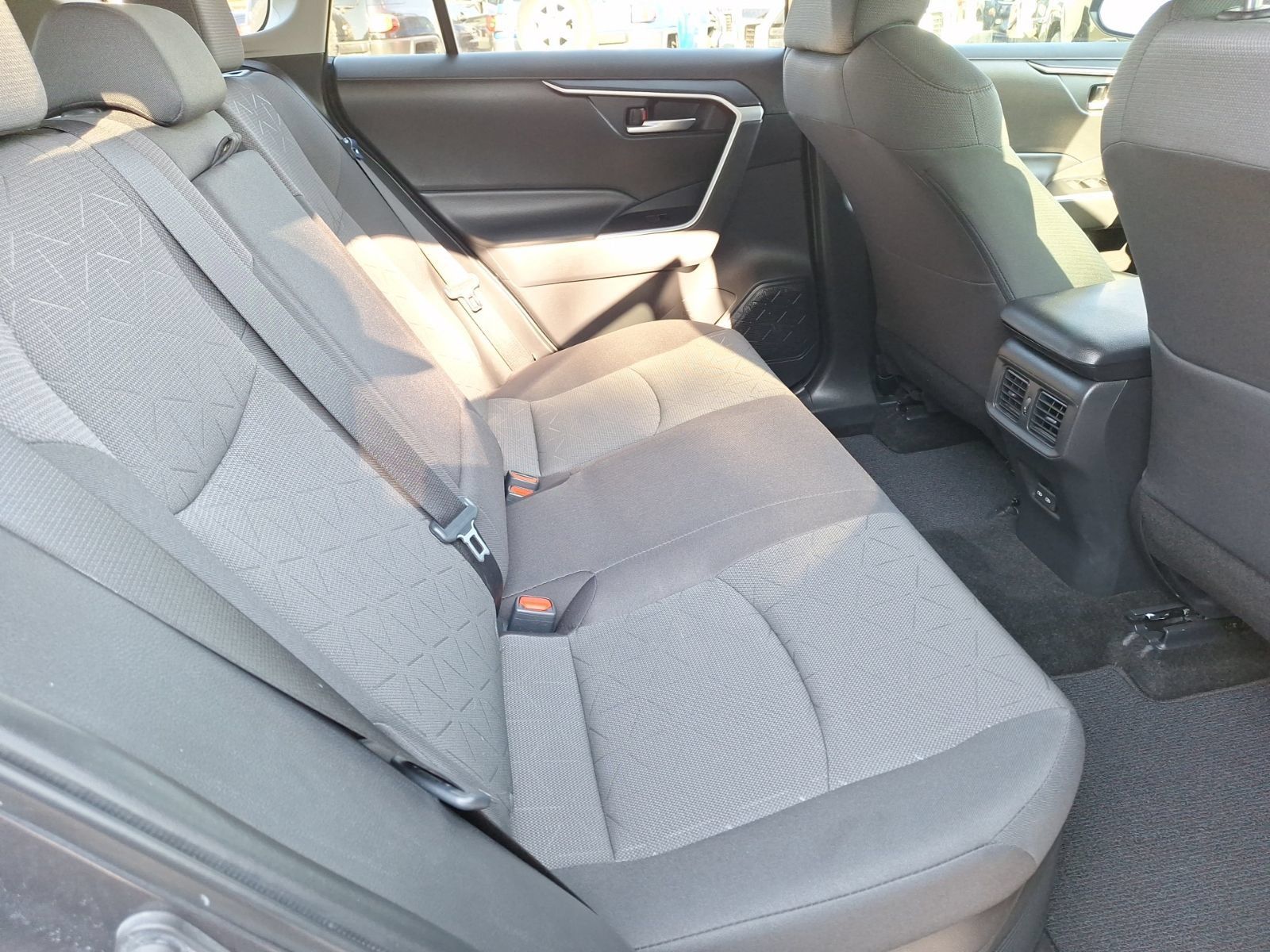 Used 2024 Toyota RAV4 XLE AWD/4WD image 31