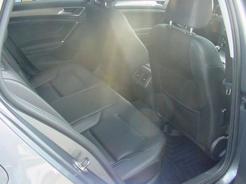 Used 2017 Volkswagen Golf Wolfsburg Edition image 49