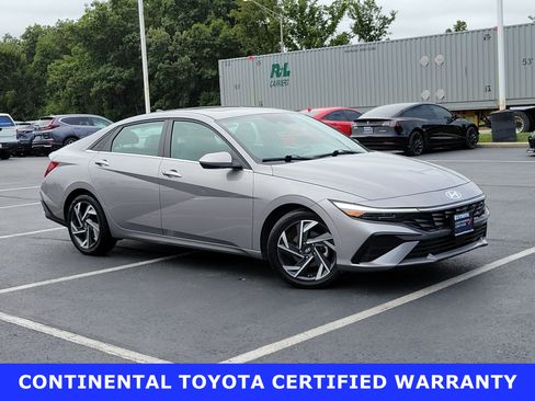Used 2025 Hyundai Elantra SEL FWD image 1